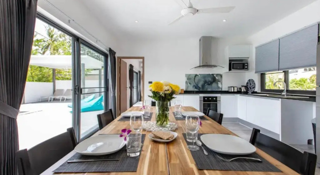 Villa Nirvana 3 Br, 500m from the beach