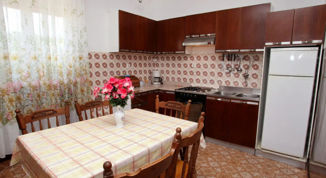 Apartments Mar, Забронировать Апартаменты/квартира Винишче Trogir Riviera, рядом с Пляж Купиница