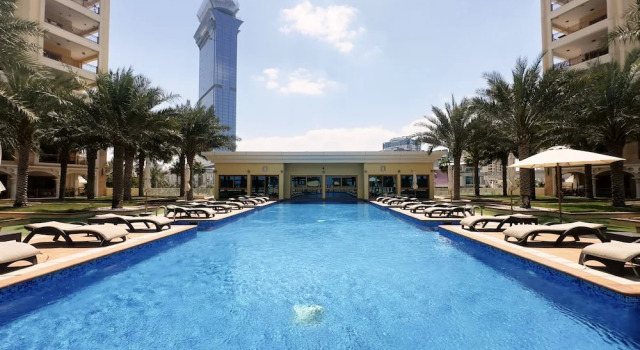 Апартаменты Modern 3BR Maid at the Palm w Pool and Gym