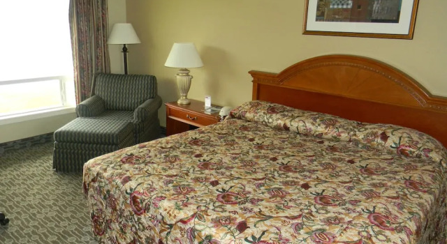 Двухместный номер Standard с балконом Lakeview Inn Centralia