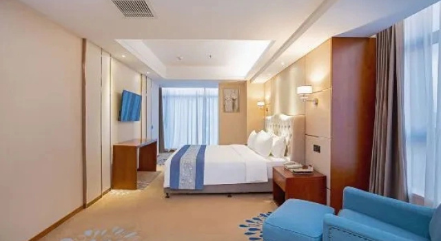 Люкс Deluxe Madison Hotel Zhengzhou Erqi Square