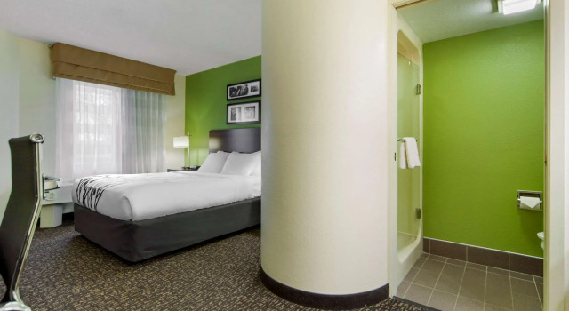 Четырёхместный номер Standard Sleep Inn & Suites Omaha Airport