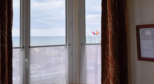 Двухместный номер Standard с видом на море Hotel De Normandie
