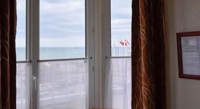 Двухместный номер Standard с видом на море Hotel De Normandie
