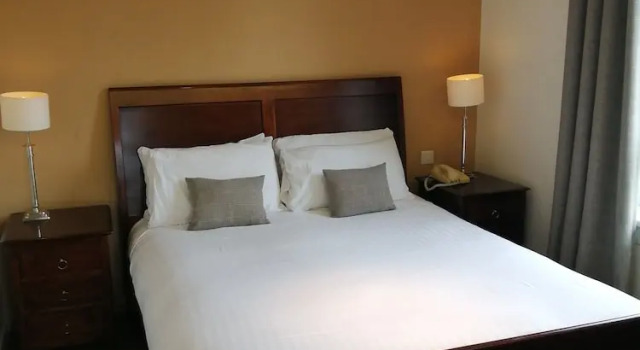 Двухместный полулюкс Eight Acres Hotel
