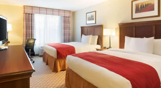 Четырёхместный номер Standard Country Inn & Suites by Radisson, Covington, LA