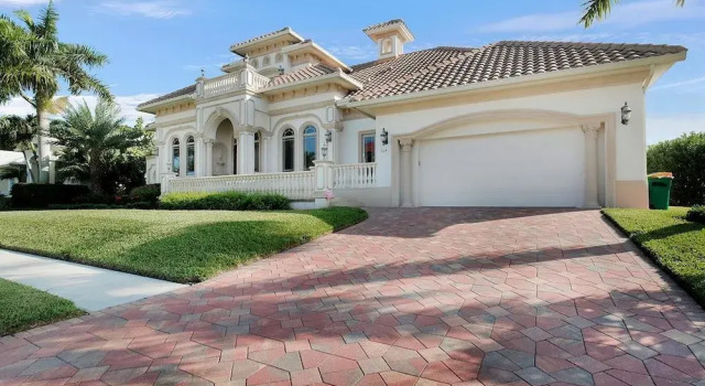 SPIN509 4 Bedroom Holiday Home by Marco Naples Vacation Homes