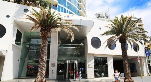 Pelicanstay Surfer Paradise Condo Hotel, Забронировать Отель Отели Голд-Кост 4 звезды, рядом с Пляж Баддс, 4*