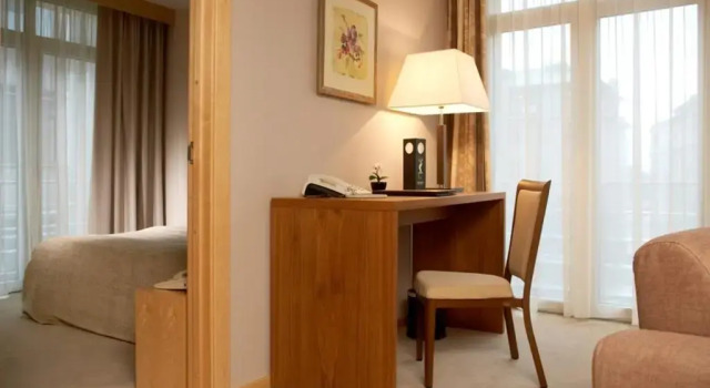 Люкс Deluxe Royal Square Hotel & Suites
