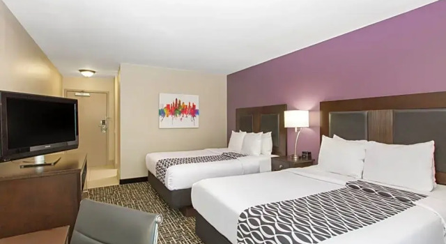 Четырёхместный номер Deluxe La Quinta by Wyndham Blue Springs