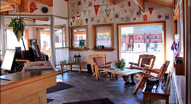 Rocky Mountain Ski Lodge