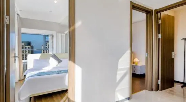 Люкс с 2 комнатами с видом на море Hanmi  Hotel (Dalian Venice Water City Gangdong 5th Street)