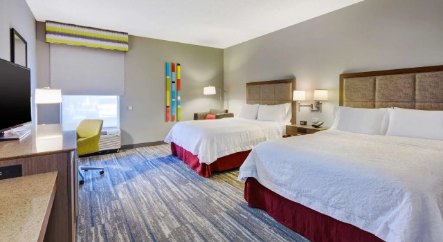 Четырёхместный номер Standard Hampton Inn Cincinnati Airport-North