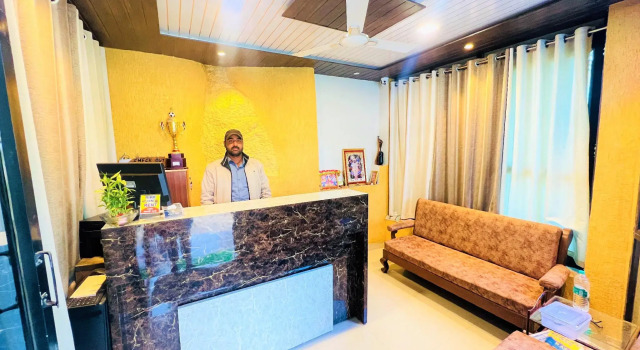 OYO 6557 Hotel Kaka Inn, Забронировать Отель Отели штата Раджастхана с парковкой, Парковка