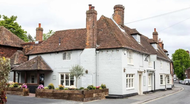 The White Horse, Réserver Hôtel Hôtels à Boughton-under-Blean avec parking, Parking