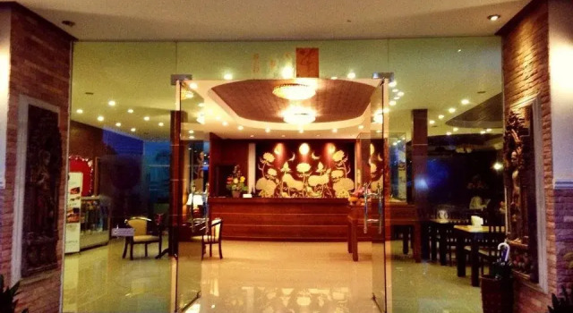 Sirimathani Hotel, Varaa Hotelli Hotellit North-Eastern Thailand pysäköinnillä, Pysäköinti