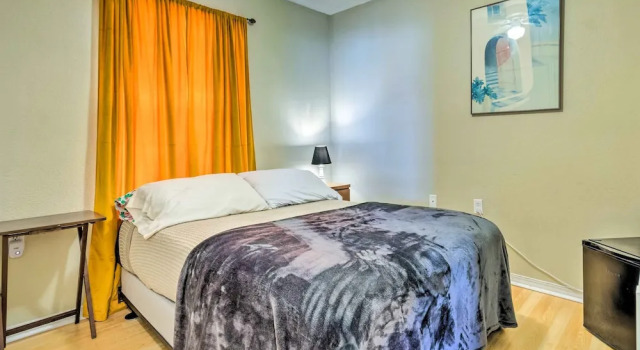 Cute Pensacola Townhome ~ 9 Mi to Downtown!, 预订 酒店 彭萨科拉海滩 Panhandle Florida
