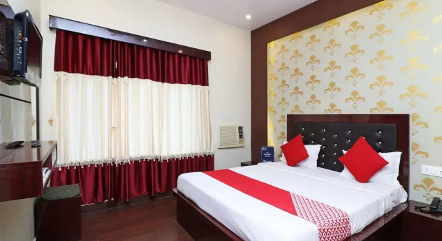 Amantran Resort, Prenota Resort Hotel resort a Tarapith, Resort