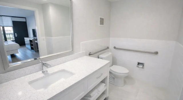 Четырёхместный номер Luxury 1st Place Hotel Decatur I-20 East Atlanta