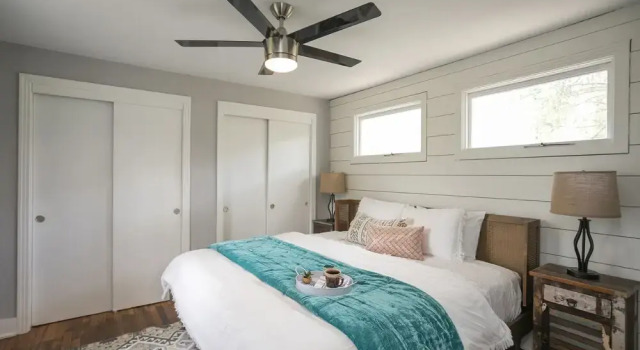 Cozy River Retreat w/ Private Beach within 20 minutes of the city, Buchen Sie Hotel Pegram Tennessee