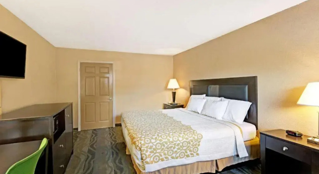 Номер Standard Days Inn by Wyndham Cherokee Near Casino