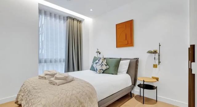 Клубные апартаменты с 3 комнатами Boutique 2 Bed King's Cross Modern Apartment