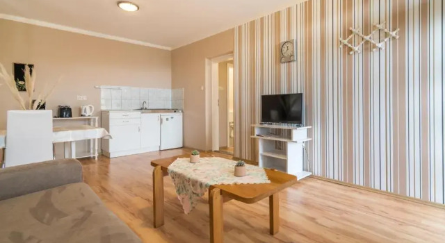 Nemes Apartmanház, Buchen Sie Hotel Hotels in Western Transdanubia mit Frühstück, Frühstück