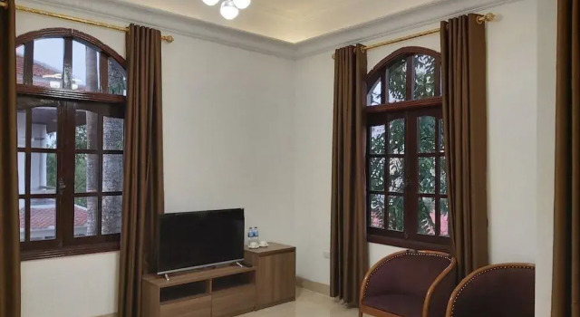 Van Xuan Royal Hotel