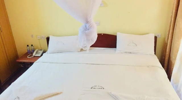 Vienna Woods Holiday Inn Limited