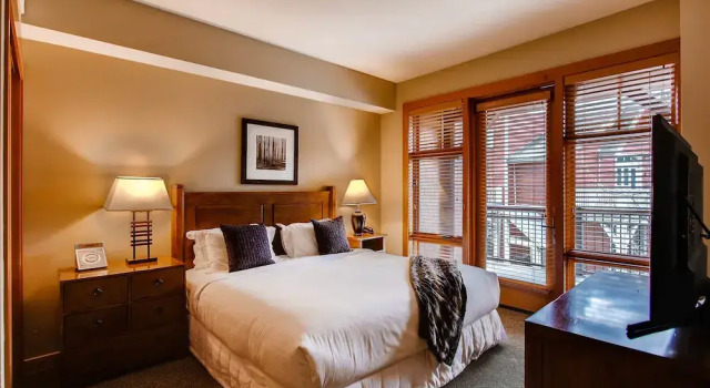 Basefront Bliss Capitol Peak Lodge #3119, Забронировать Отель Сноумасс-Виллидж Горнолыжный курорт Аспен-Сноумас