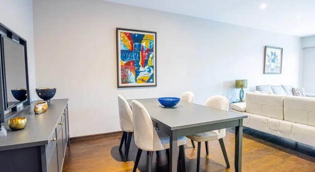 Modern 1bdr Residence With Pool, Gym & Parking, Забронировать Отель Отели Бешикташ с парковкой, рядом с Стадион Иненю, Парковка