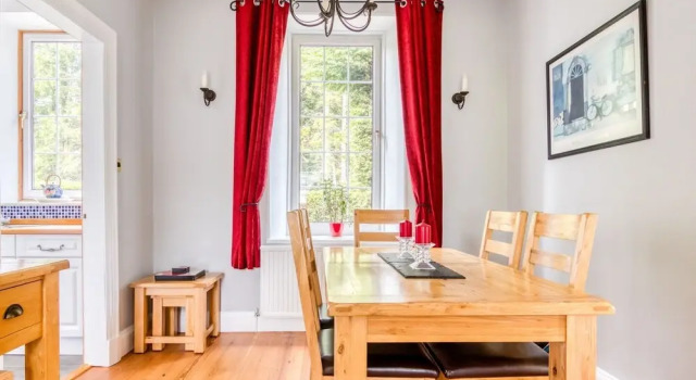Quaint Holiday Home in Inverurie near Castle Fraser, จอง โรงแรม Inverurie Aberdeenshire