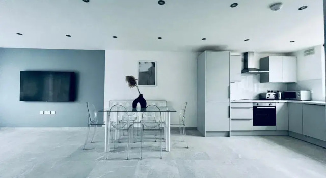 Апартаменты с 3 комнатами Birmingham Modern & Stylish 3 Bedroom House