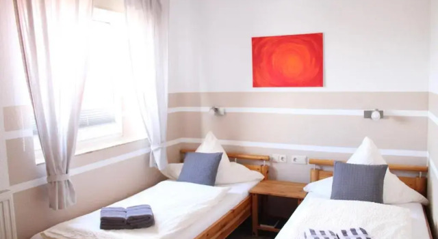 Gästehaus Sophie Randa, Забронировать Апартаменты/квартира Боркум East Frisian Islands, рядом с Оздоровительный центр и аквапарк "Гецайтенланд"