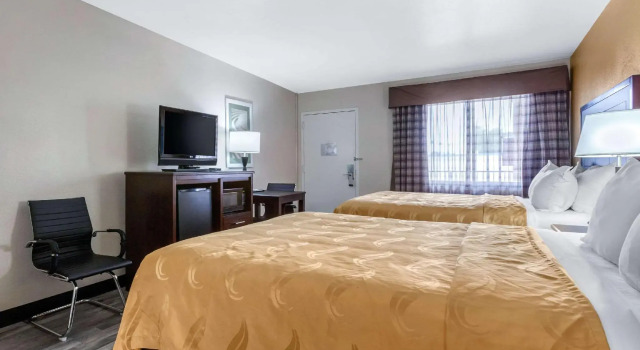 Четырёхместный номер Standard SureStay by Best Western Mesa Downtown Area