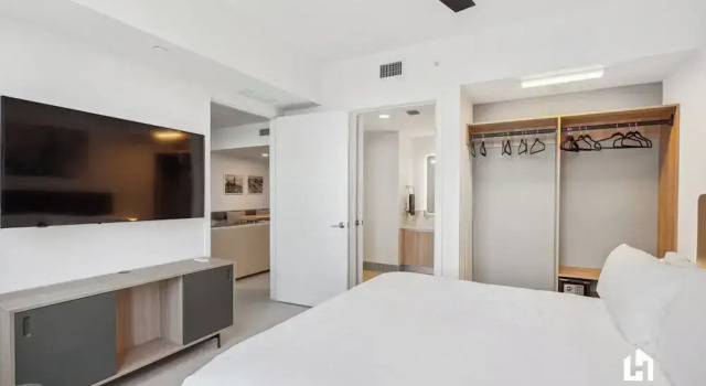 Stylish Apartments with Partial Ocean Views in Downtown, Забронировать Апартаменты/квартира Апартаменты Miami Metropolitan Area, Апартаменты/квартира