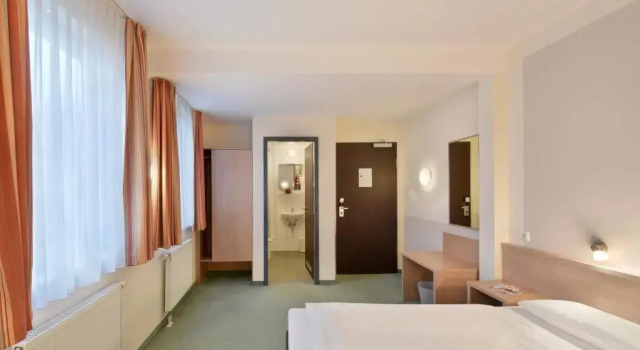 Двухместный номер Standard meinHotel