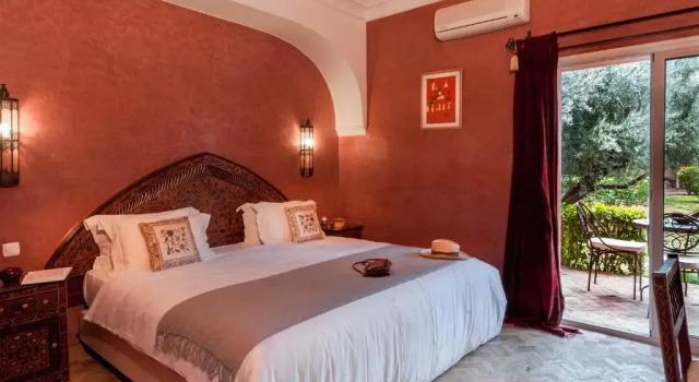 Double Bedroom in a Charming Villa in the Marrakech Palmeraie, Забронировать Вилла Отели Марракеш-Тенсифт-Эль-Хауз с бассейном, Бассейн