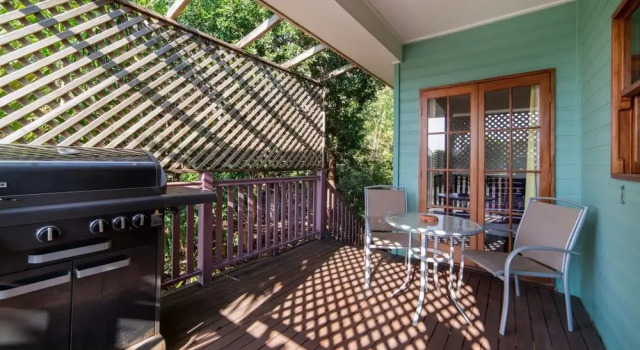 Colourful 3 Bedroom Home in Balmoral, Prenota Hotel Hotel a Queensland con parcheggio, Parcheggio