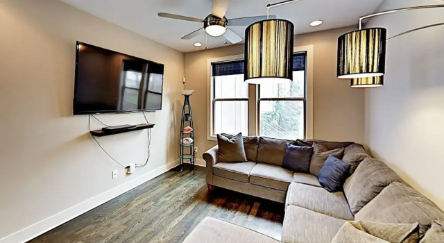 Modern WeHo Apt 8 - 3 Br Townhouse, Забронировать Апартаменты/квартира Апартаменты Нэшвилл, рядом с Adventure Science Center, Апартаменты/квартира
