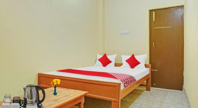 OYO Flagship 70389 Shree Hotel New Rajdhani, Забронировать Отель Патна штат Карнатака, рядом с Железнодорожный вокзал Патна