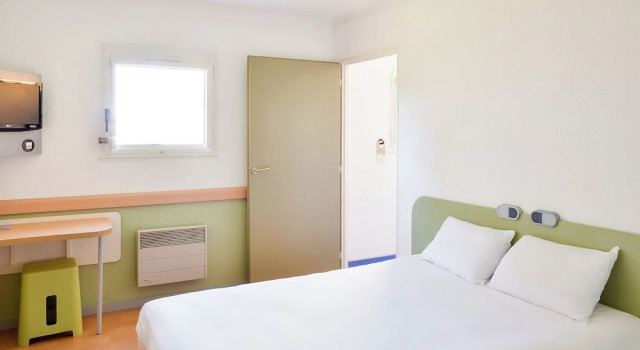Четырёхместный номер Standard Ibis budget Saint-Étienne stade