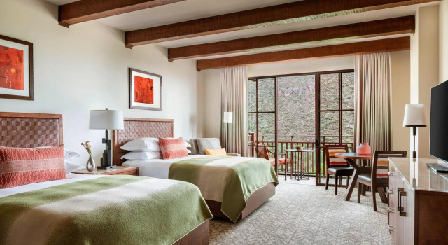 Четырёхместный номер Standard с балконом и с видом на горы The Ritz-Carlton, Dove Mountain