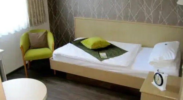 Wellness-Gasthof-Cafe Nuhnetal, Boek Hotel Hotels in Rengershausen met zwembad, Zwembad