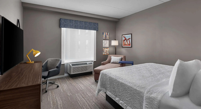 Hampton Inn Boston Woburn, Varaa Hotelli Hotellit New England uima-altaalla, Uima-allas