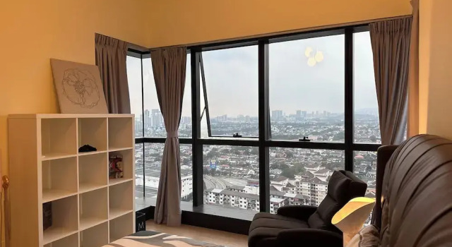 Апартаменты Luxury Skyline Luxe 4BR Retreat with En-suite Icon City