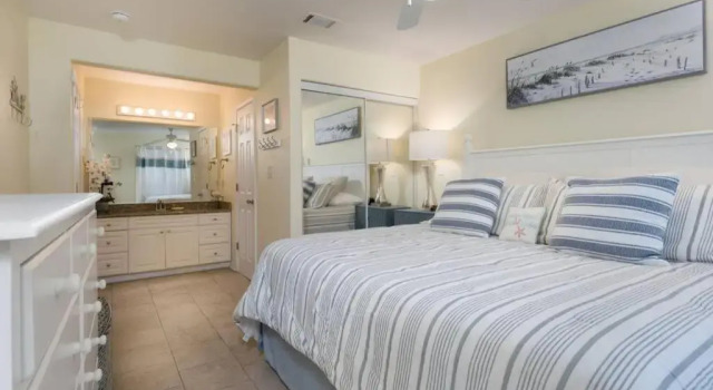 2bd 2ba 1st floor condo WALK TO BEACH, Prenota Hotel Hotel a Alabama con piscina, Piscina