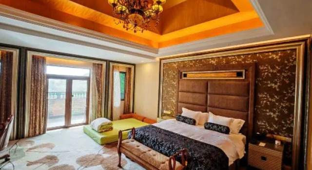 Suite River & Holiday Hotel
