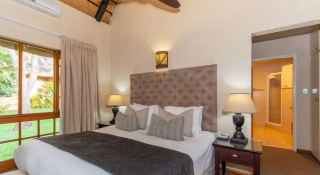 Kruger Park Lodge Unit No. 254, Забронировать Замок Отели Хейзивью с парковкой, рядом с Kruger Park Lodge Golf Club, Парковка