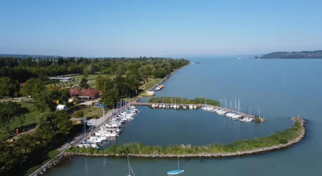 Апартаменты Lakeside Luxury Apartment